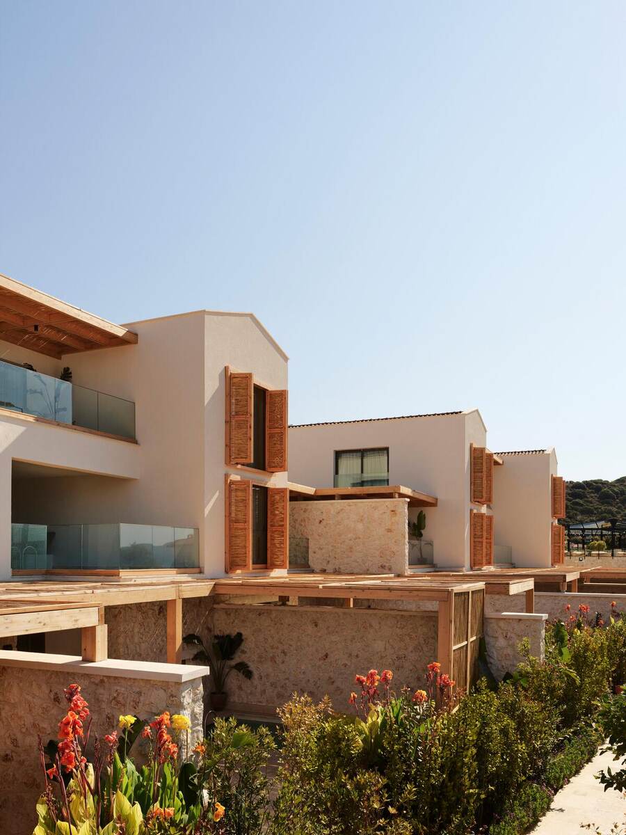 Radisson Blu Hotel, Kaş — cover